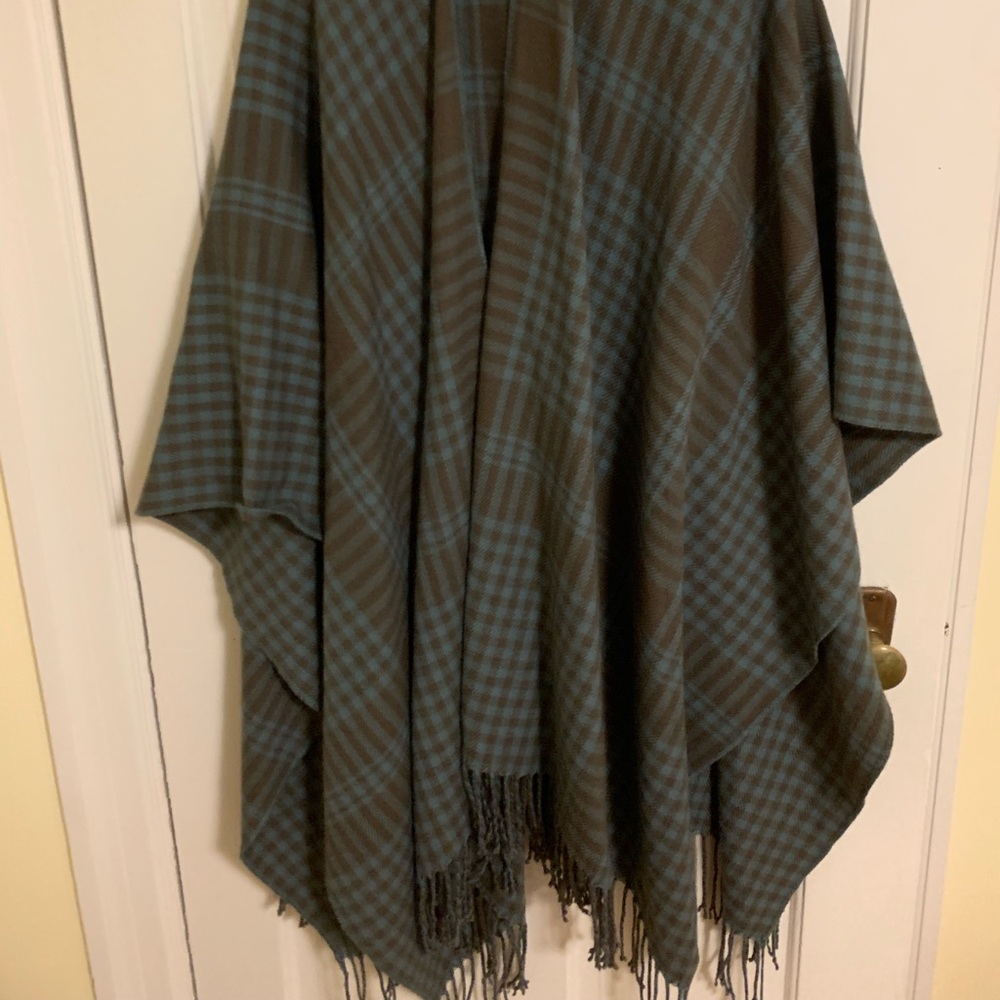 UO Plaid Poncho